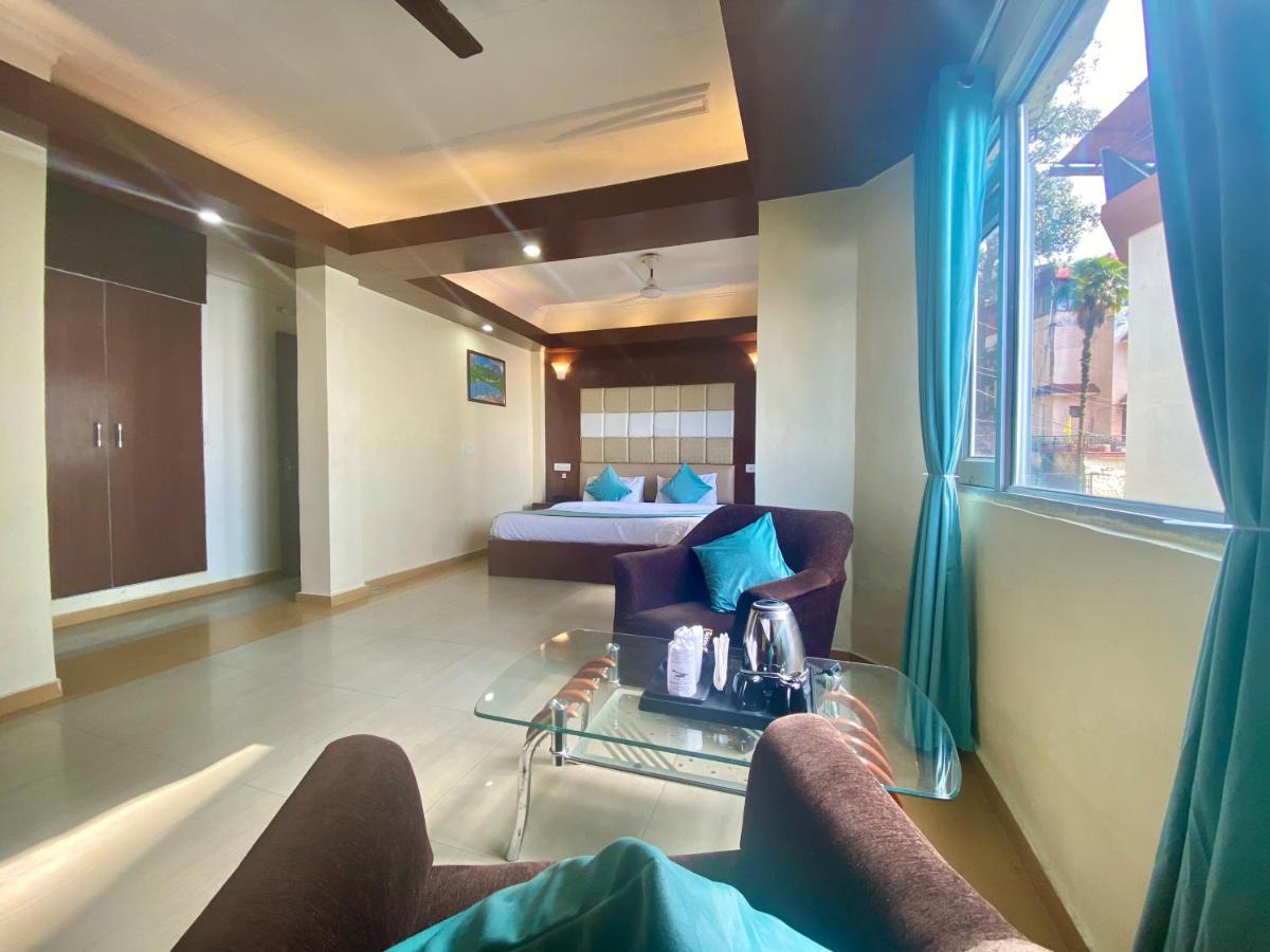 Riversun Hotel Mall Road Масурі Екстер'єр фото