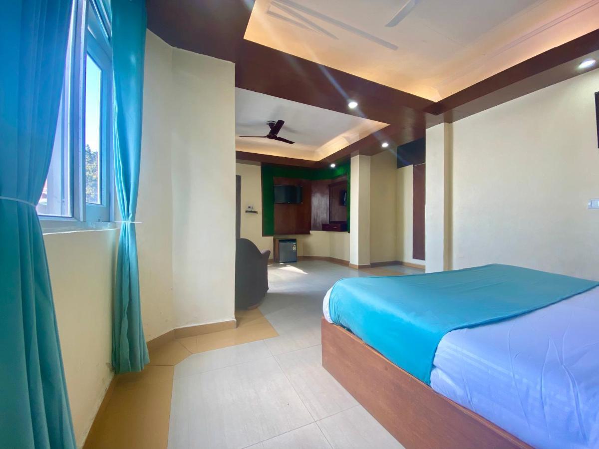 Riversun Hotel Mall Road Масурі Екстер'єр фото